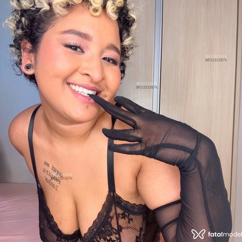Acompanhante Gaby Penna Petite - Feed