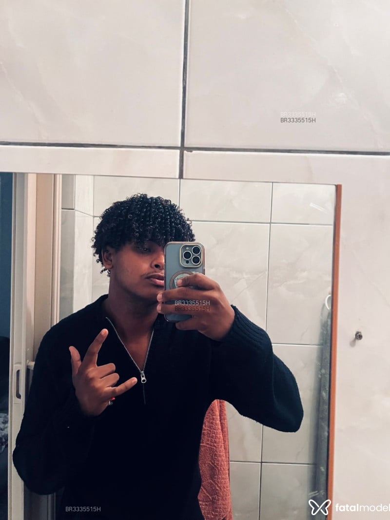 Acompanhante Cacheado - Feed