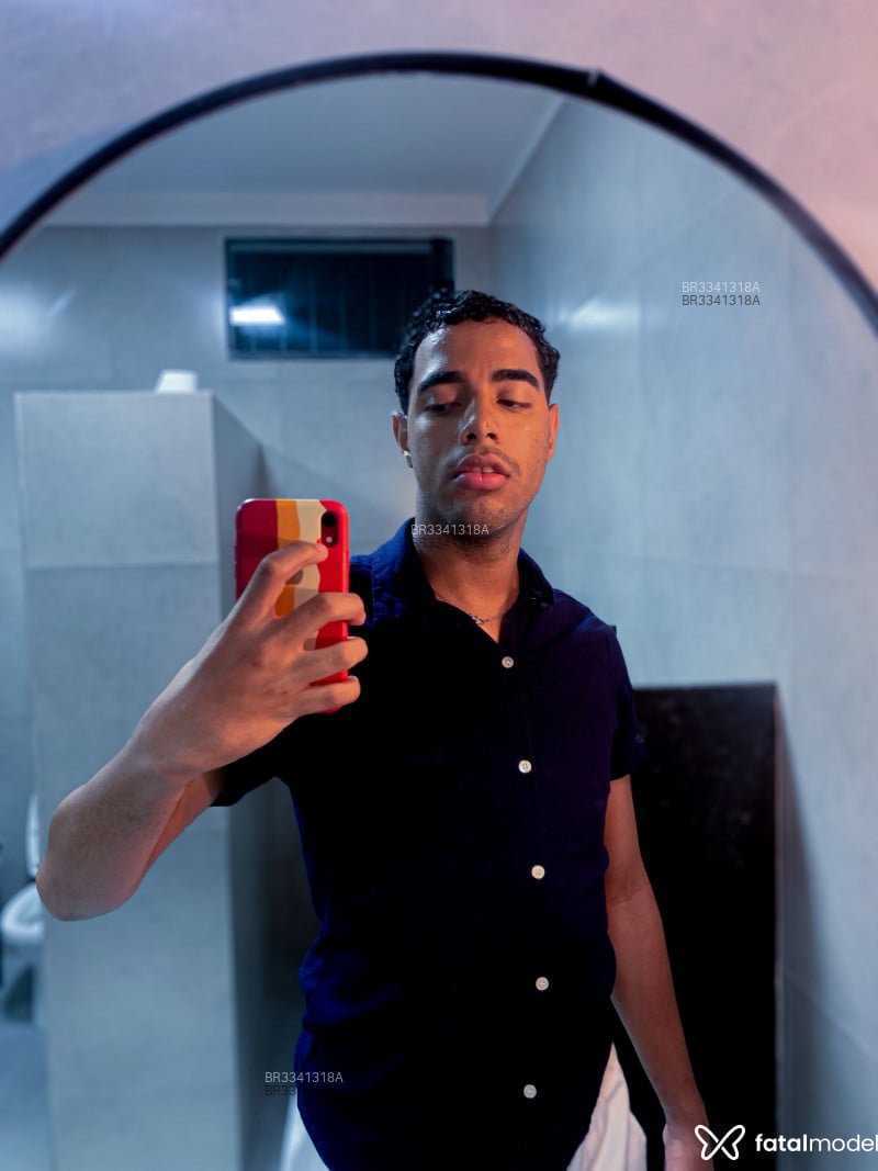 Acompanhante Luis Gu - Feed