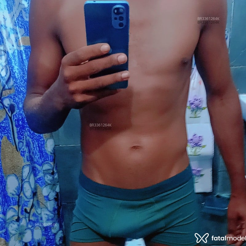 Acompanhante Preto Mulato - Feed