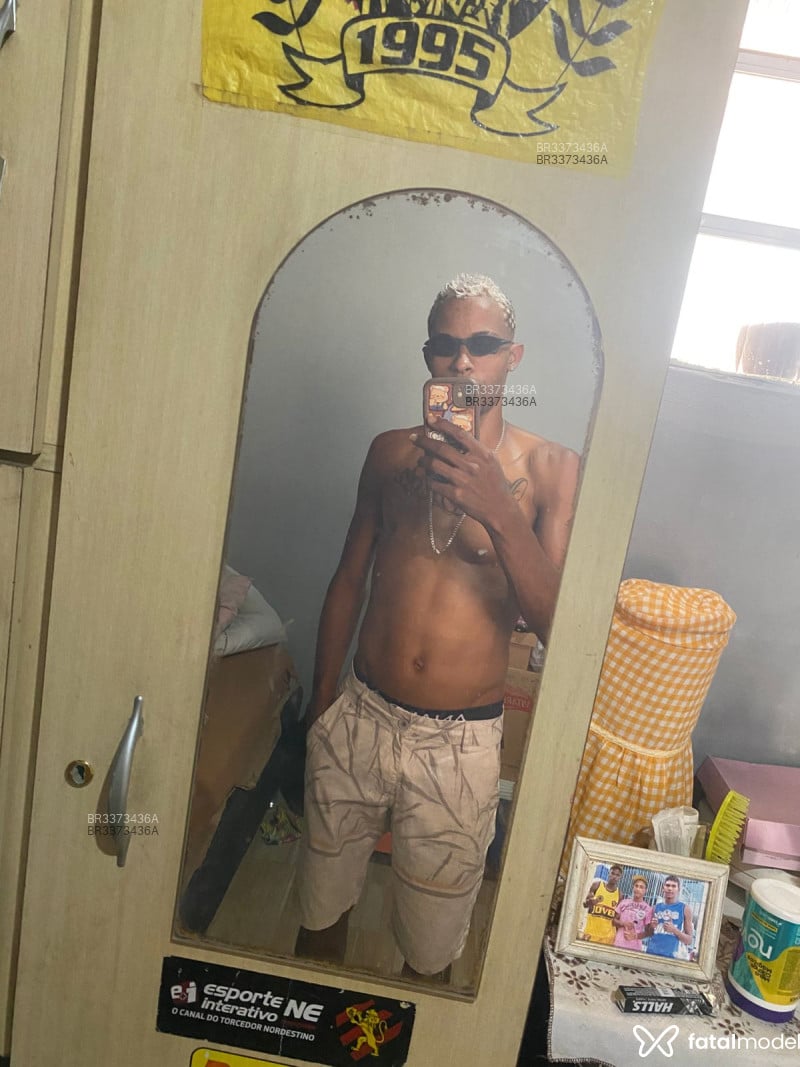 Acompanhante Pretinho - Feed