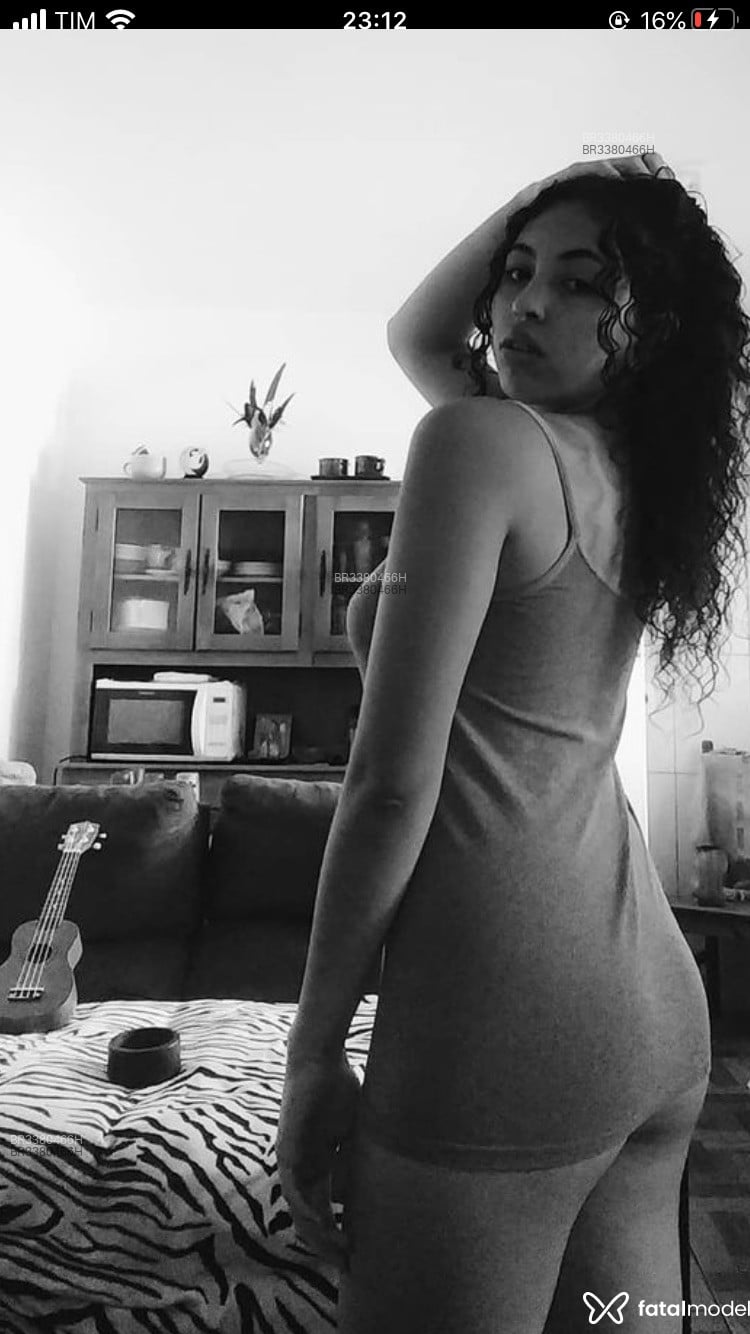 Acompanhante Esther - Feed