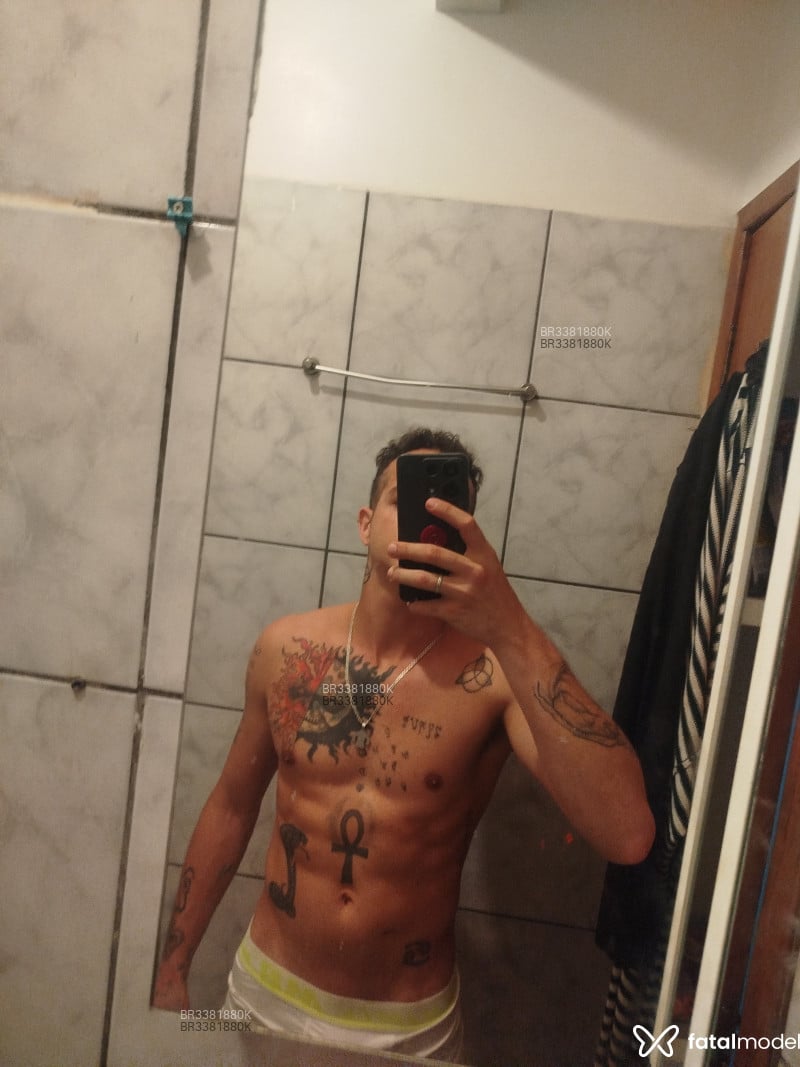Acompanhante Emijota - Feed