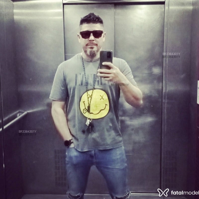 Acompanhante Carlos - Feed