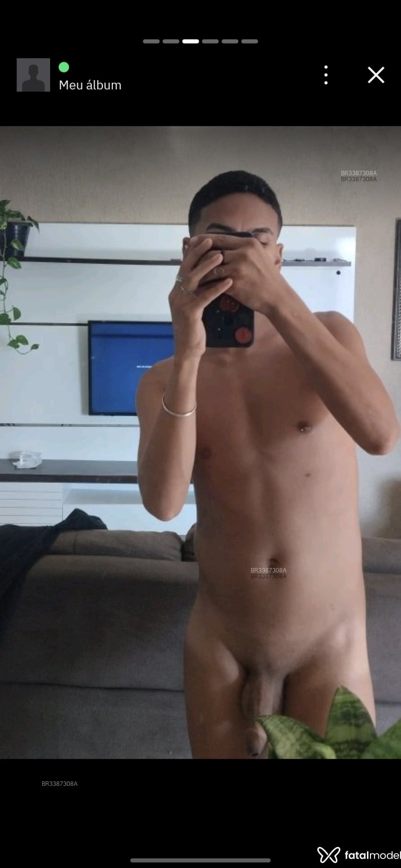 Acompanhante Lukas - Feed