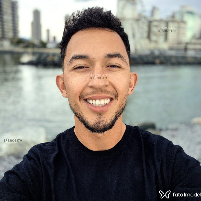 Acompanhante Leeoo - Feed