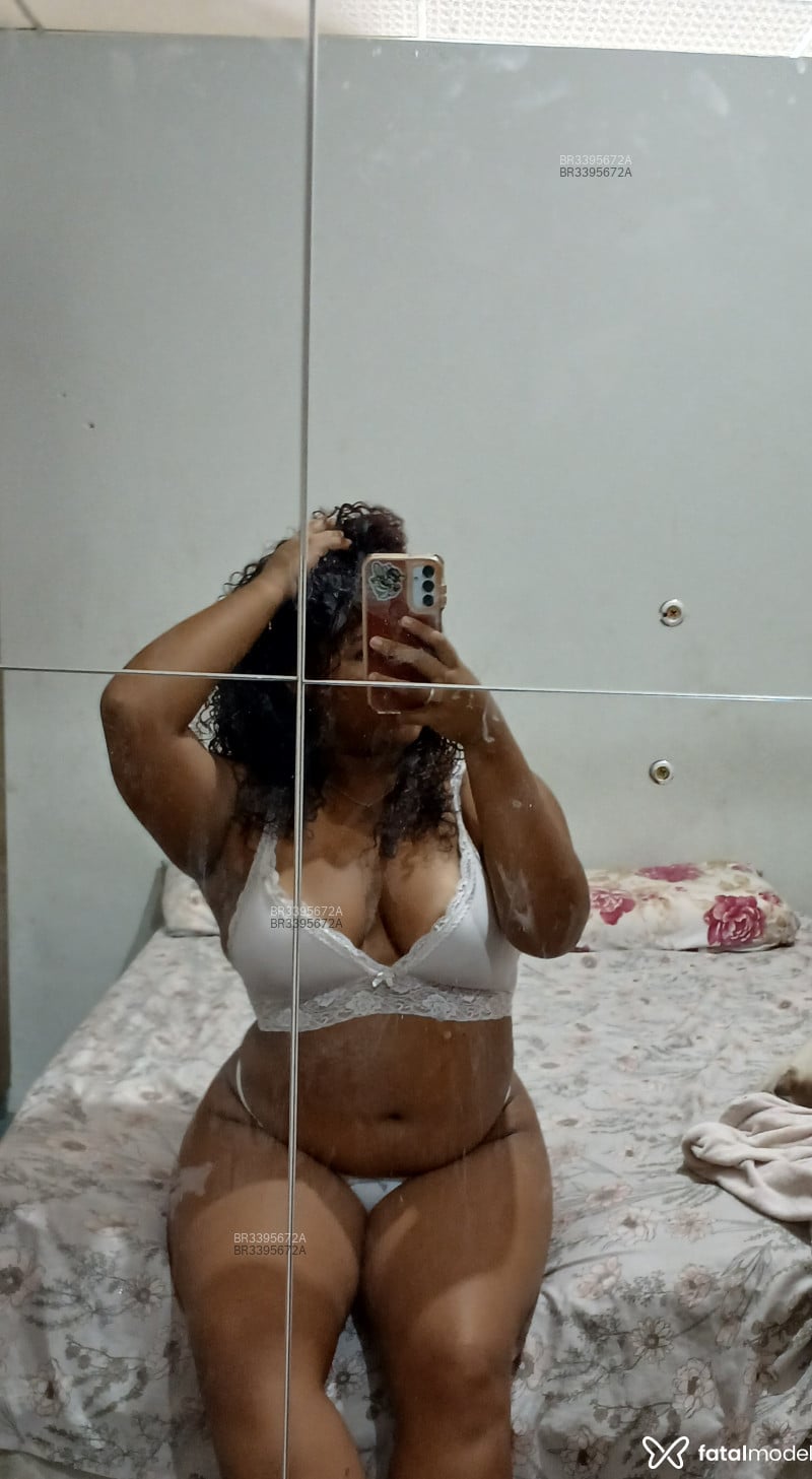 Acompanhante Morena - Feed
