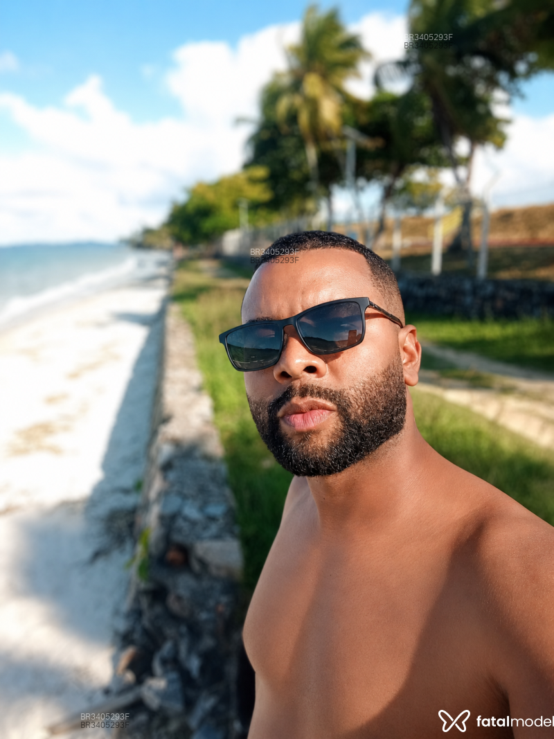 Acompanhante Pretinho - Feed