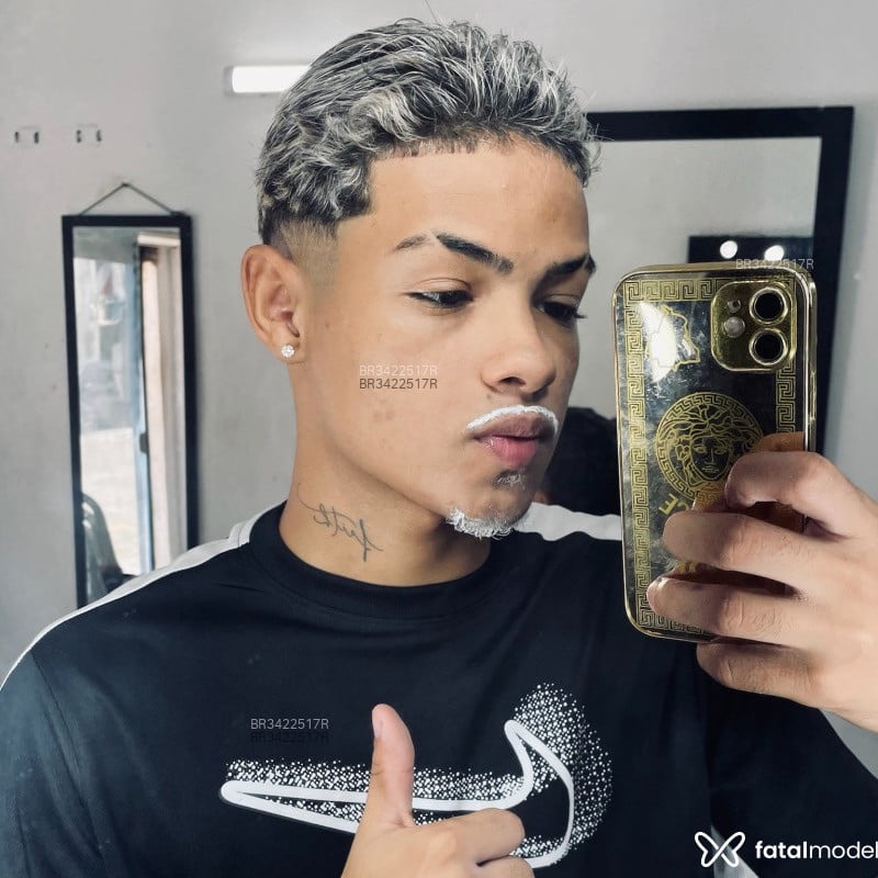 Acompanhante Vitor - Feed
