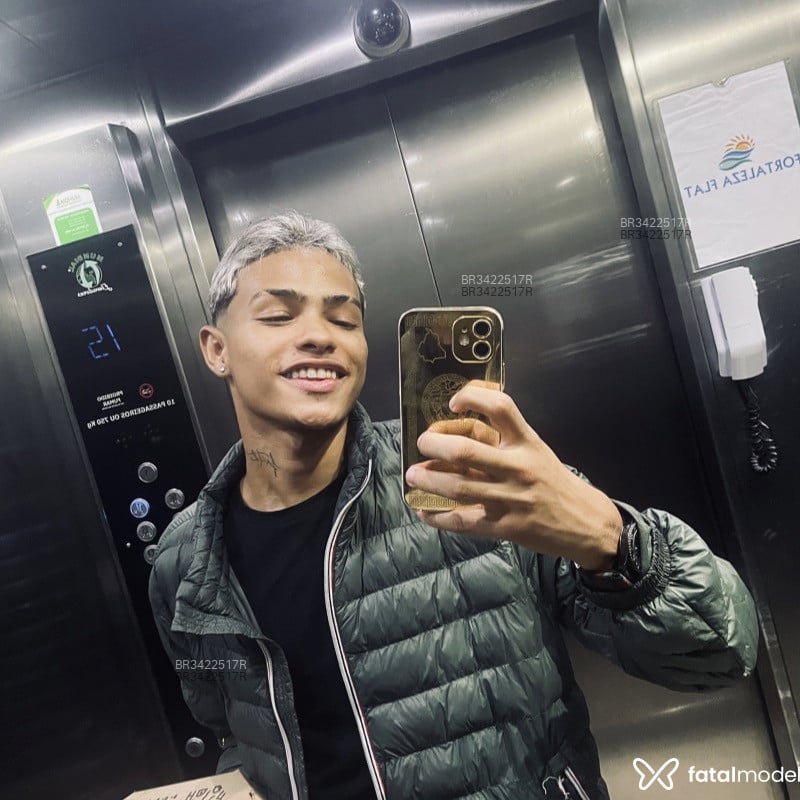 Acompanhante Vitor - Feed