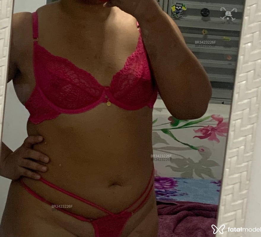 Acompanhante Morena - Feed