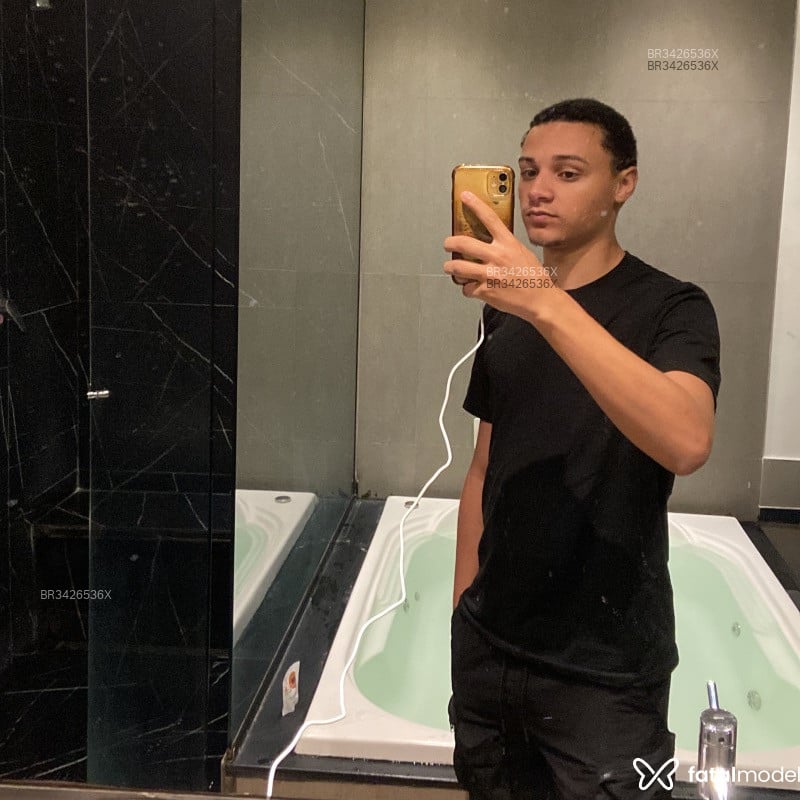 Acompanhante Guilherme - Feed