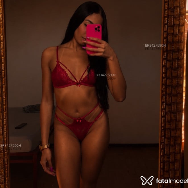 Acompanhante Rebecca - Feed
