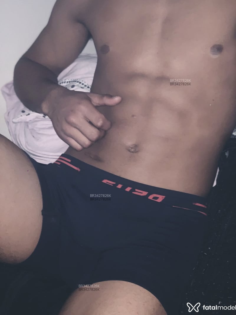 Acompanhante Felipe Henrique - Feed