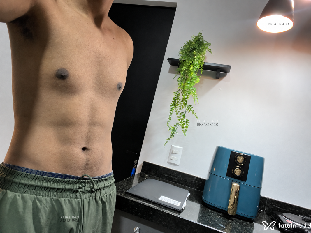 Acompanhante Matheus - Feed
