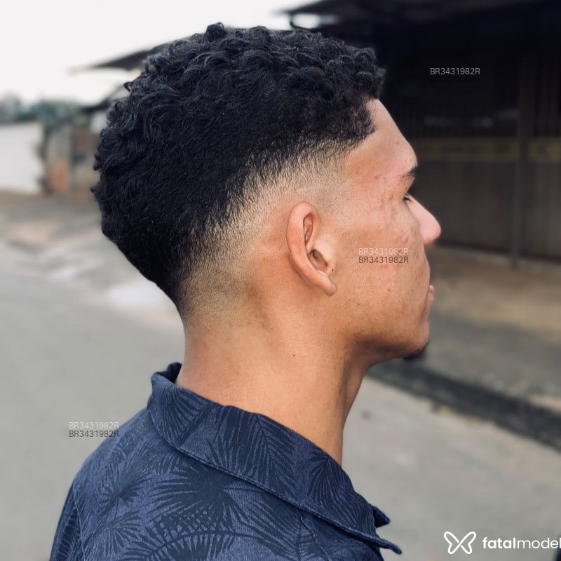 Acompanhante Henrique - Feed