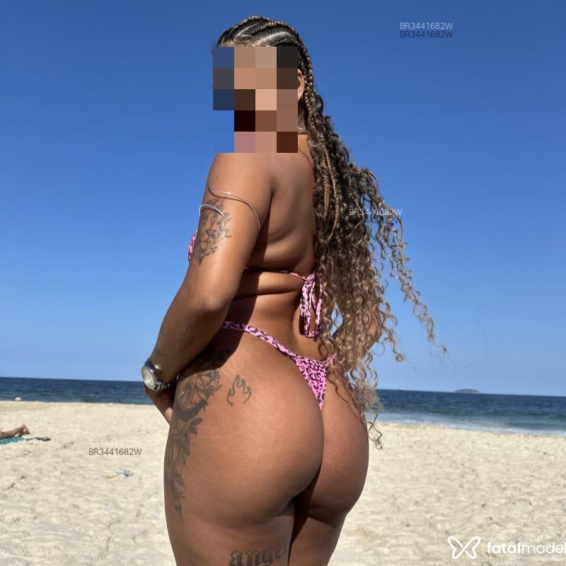 Acompanhante Clara - Feed