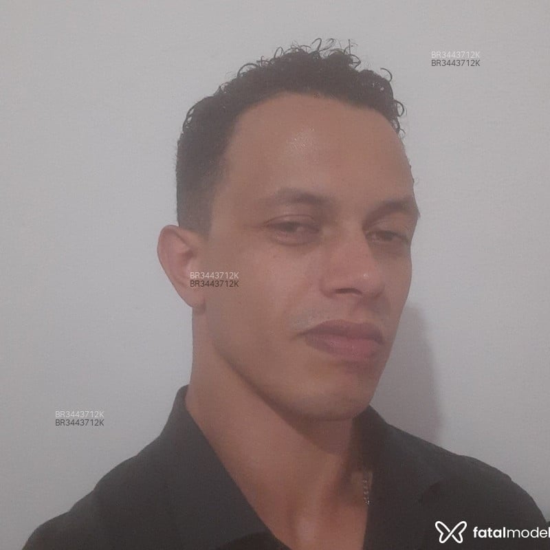 Acompanhante Lukeragg - Feed