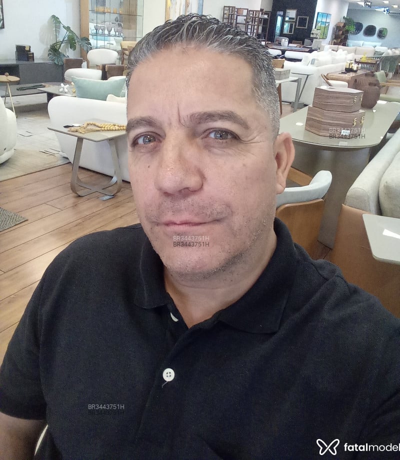 Acompanhante Henrique - Feed
