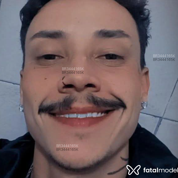 Acompanhante Oliver - Feed