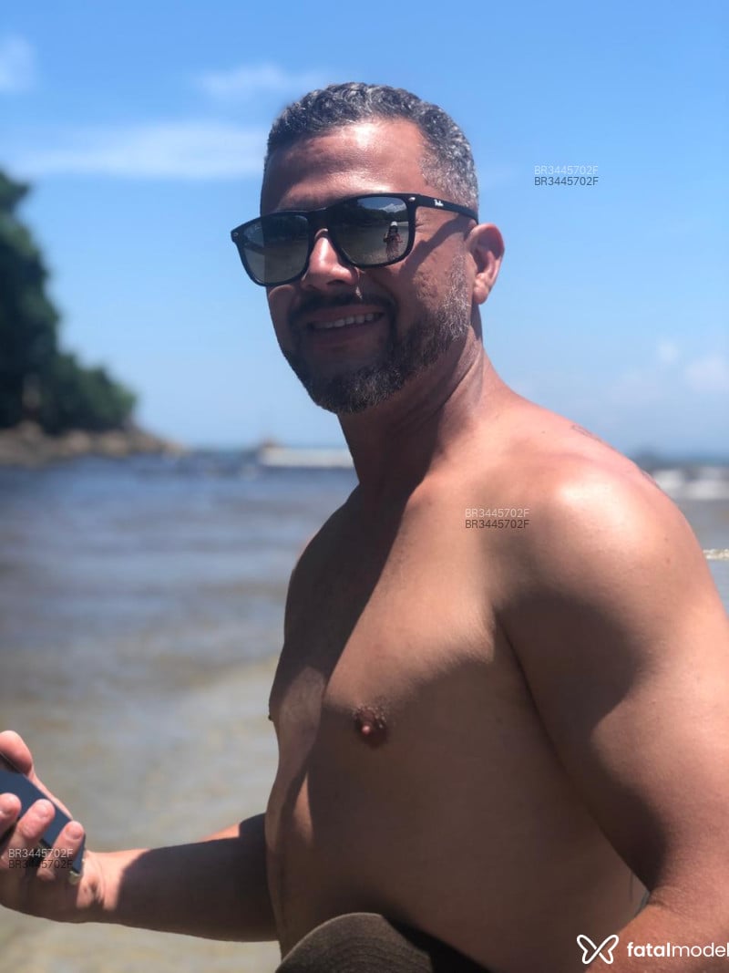 Acompanhante Adriano - Feed
