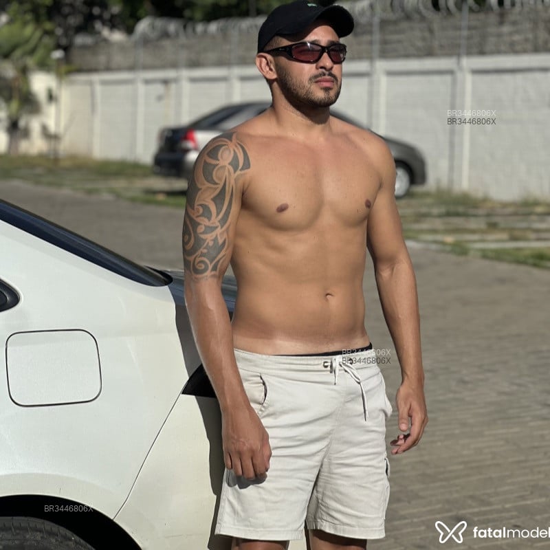 Acompanhante Caiio - Feed