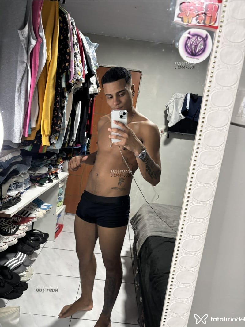 Acompanhante Pretinho - Feed