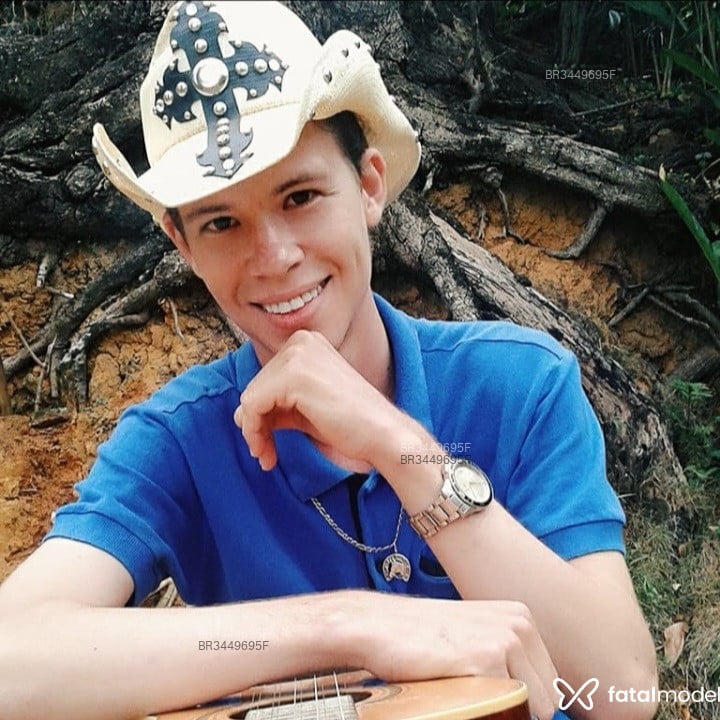 Acompanhante Fernando Henrique - Feed