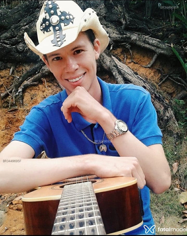 Acompanhante Fernando Henrique - Feed