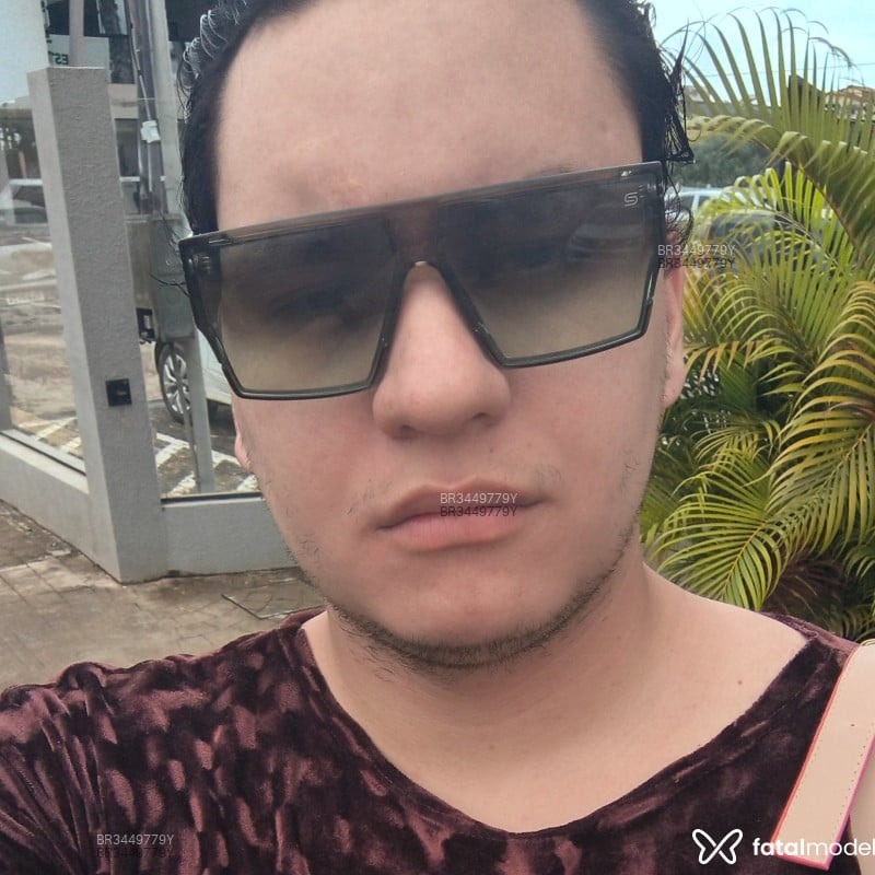 Acompanhante Darius - Feed