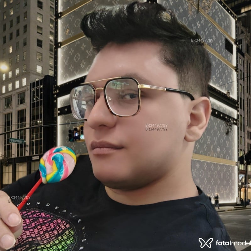 Acompanhante Darius - Feed