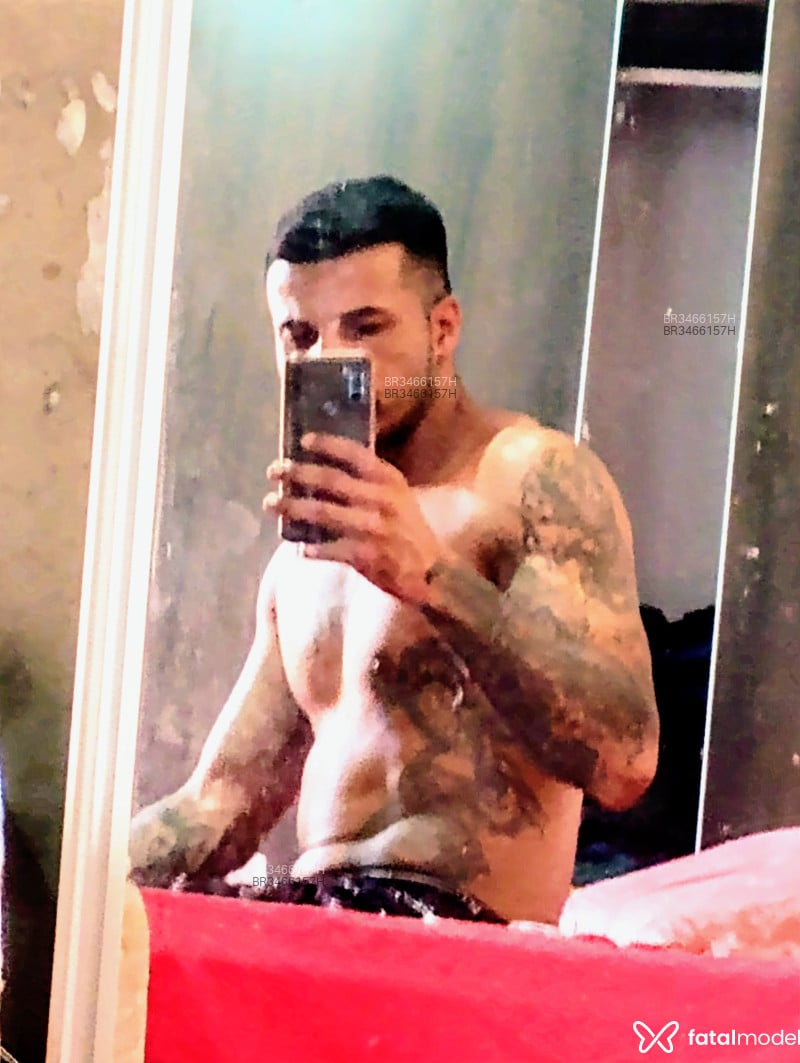 Acompanhante Preto - Feed