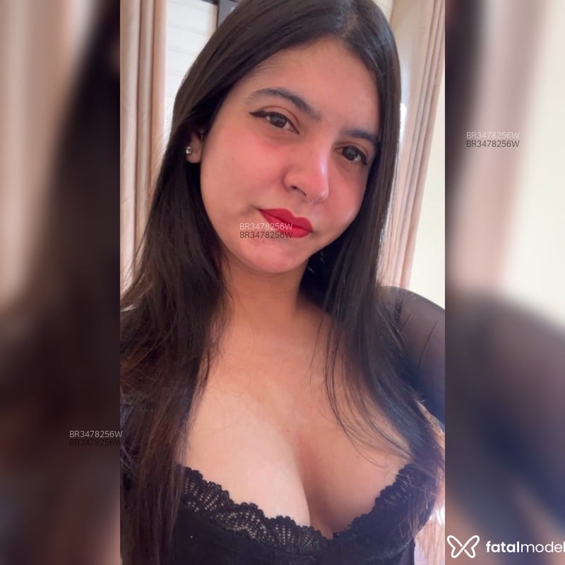 Acompanhante Julie - Feed