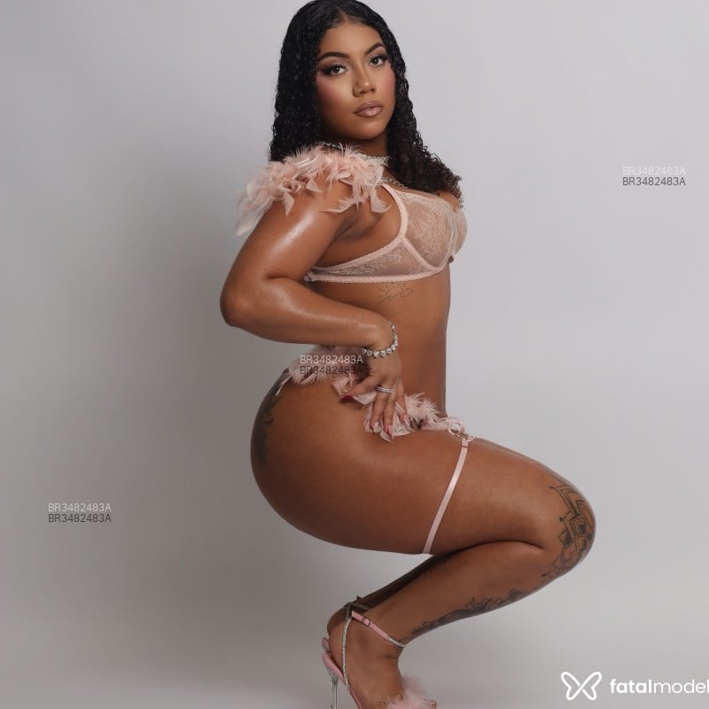 Acompanhante Natasha - Feed