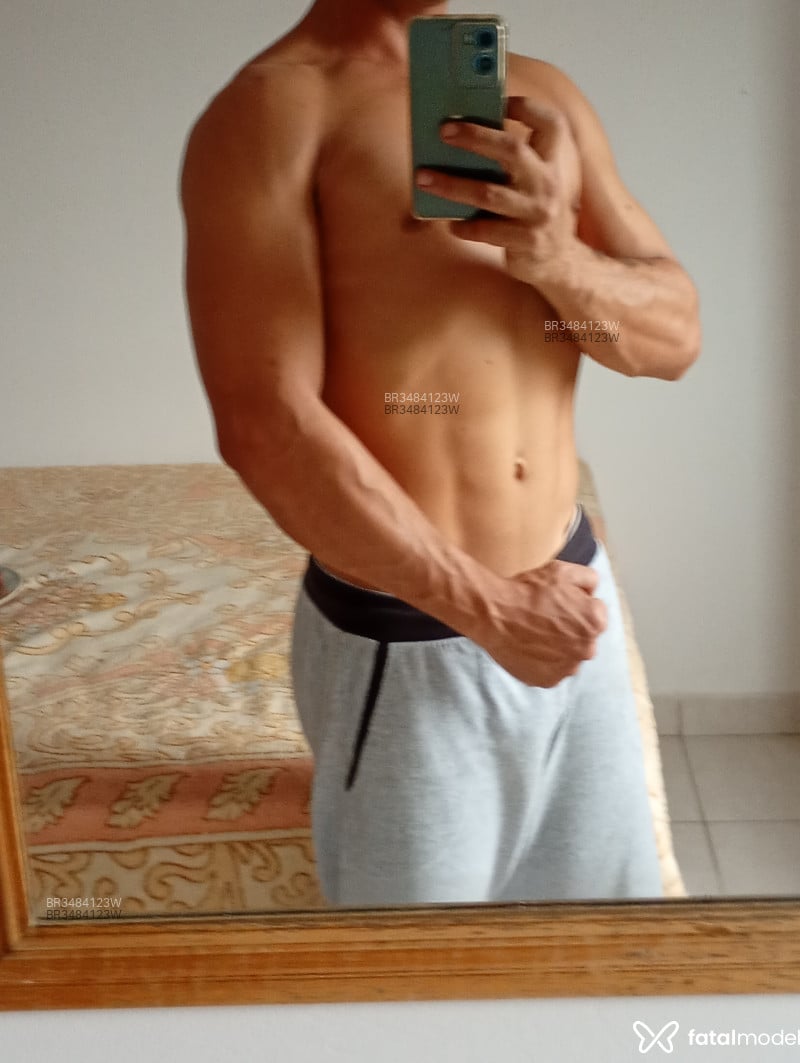 Acompanhante Cristiano - Feed