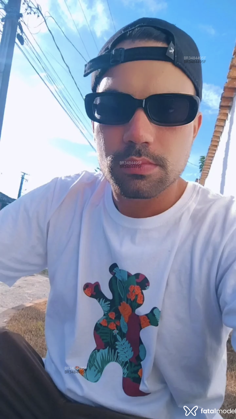 Acompanhante Dinho - Feed