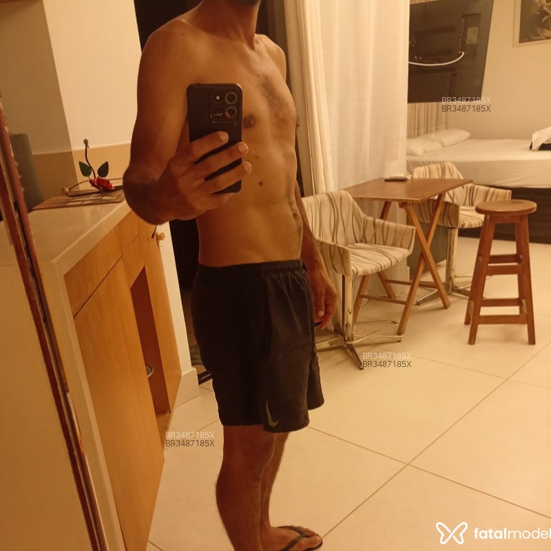 Acompanhante Adriano - Feed