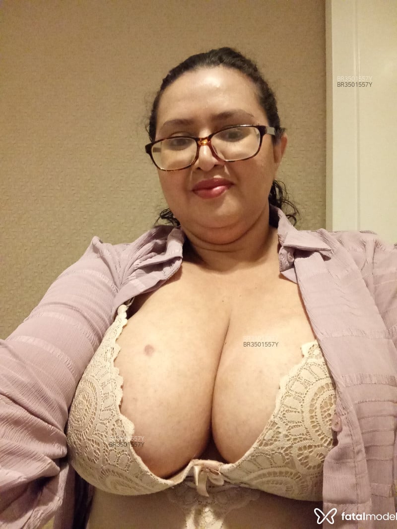Acompanhante Alissa - Feed