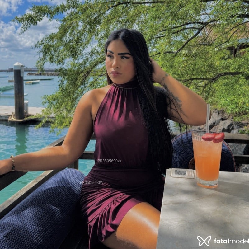 Acompanhante Aurora - Feed