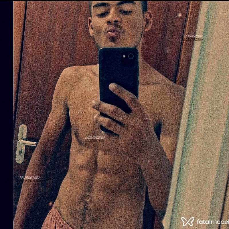 Acompanhante Freitas - Feed