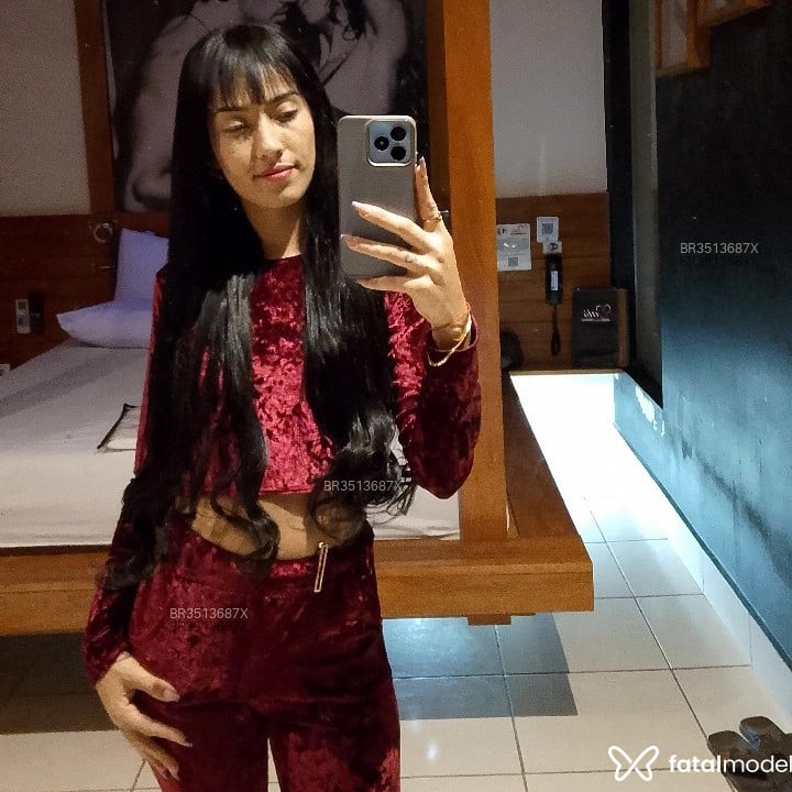 Acompanhante Rebeca - Feed
