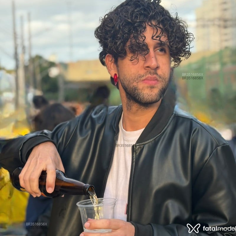 Acompanhante Pedro - Feed