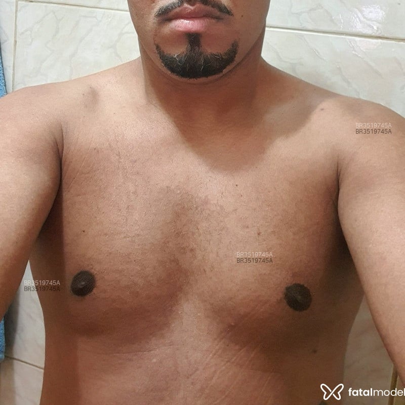 Acompanhante Preto - Feed
