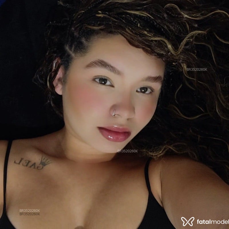 Acompanhante Preta - Feed
