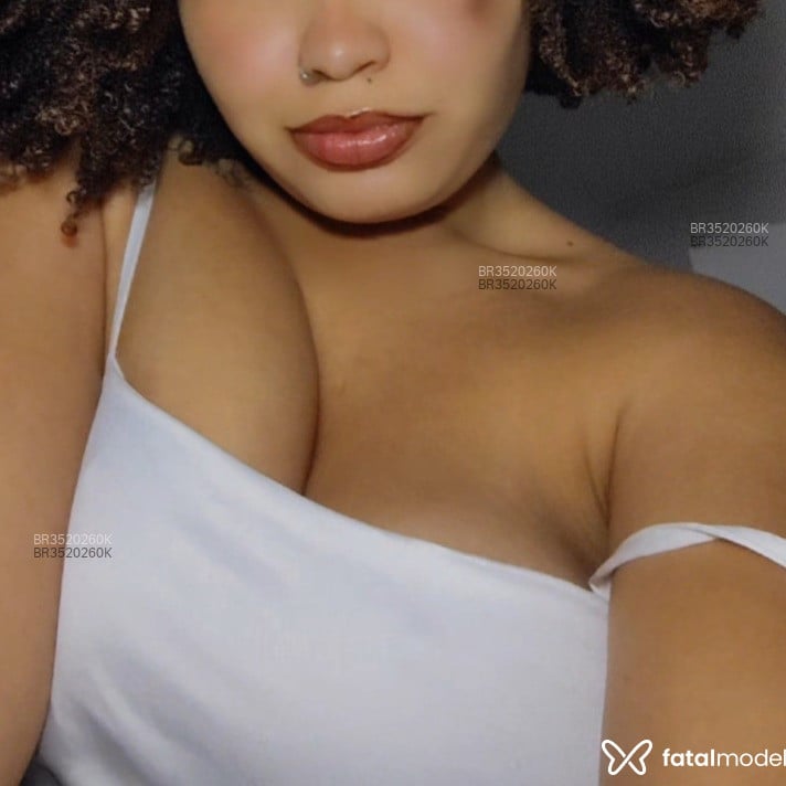 Acompanhante Preta - Feed