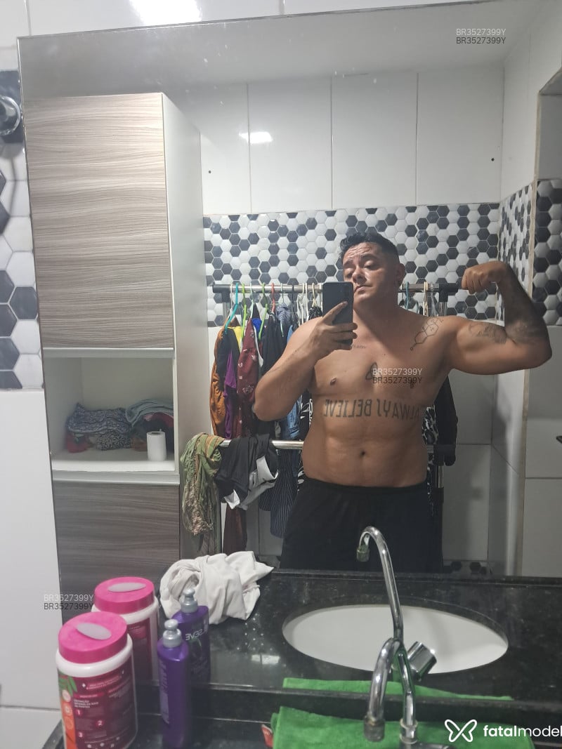 Acompanhante Transboy - Feed