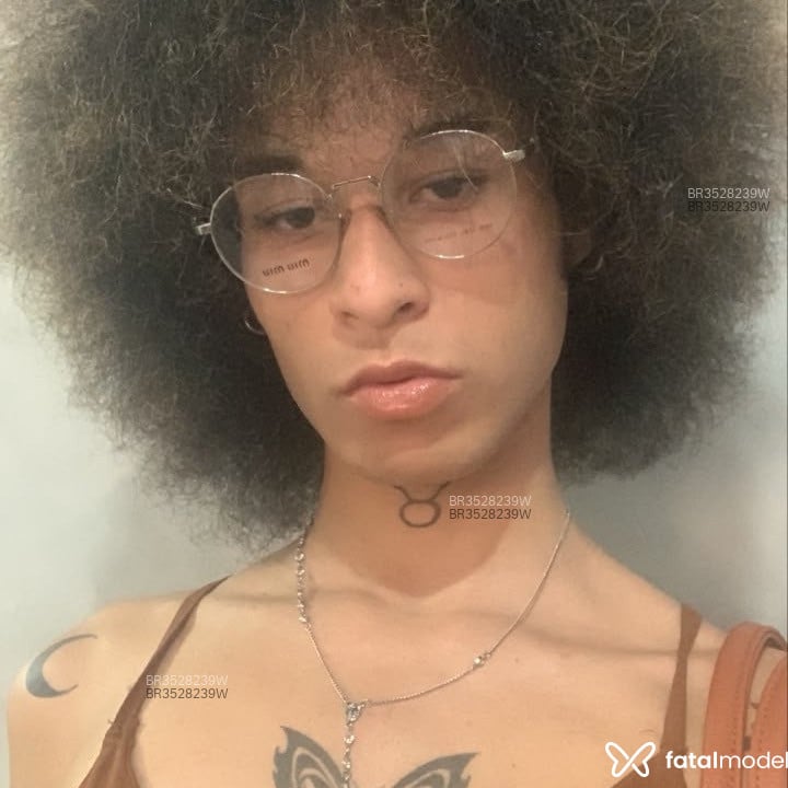 Acompanhante Correia - Feed