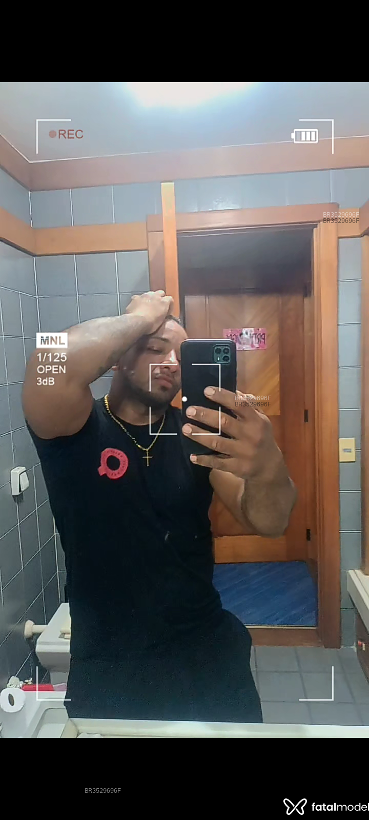 Acompanhante Preto - Feed