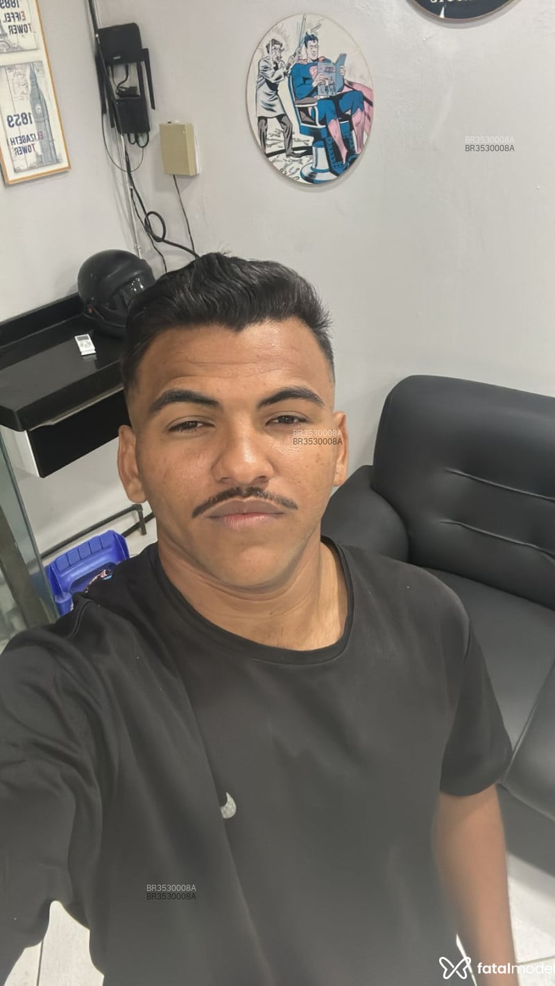 Acompanhante Preto - Feed