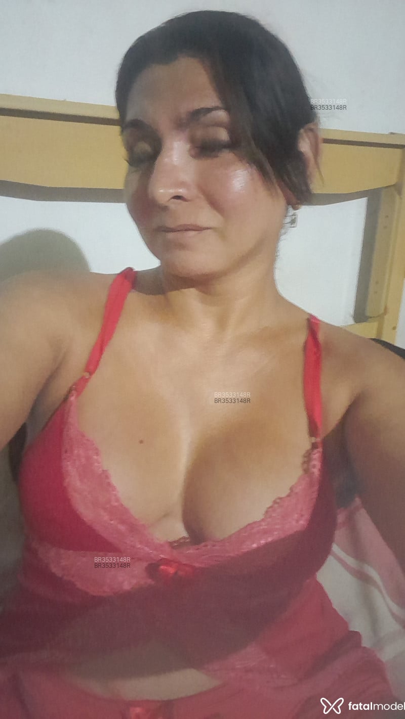 Acompanhante Hilda - Feed
